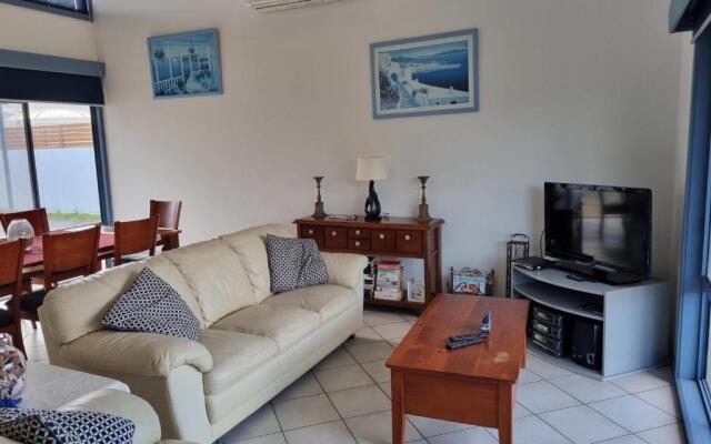 Blue Poles - Pet Friendly