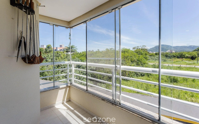 Apto em cond. com piscina a 700m da praia CMC101