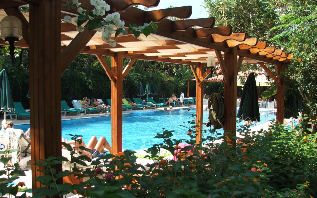 Perdikia Beach Hotel