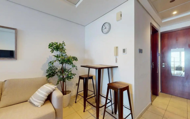 LV13 - Elegant Studio in Lake View Tower