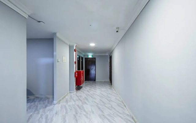 Deluxe Hotel
