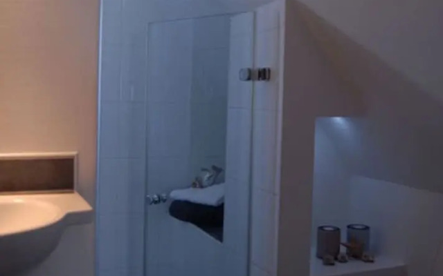 D Wilting in the House