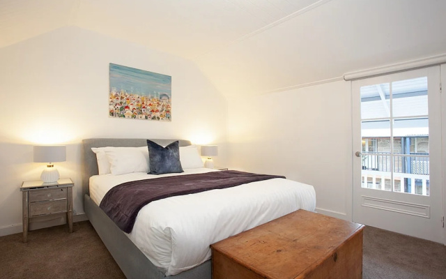 Spacious 3-bed Family House With Courtyard – Guest Rooms – Sydney