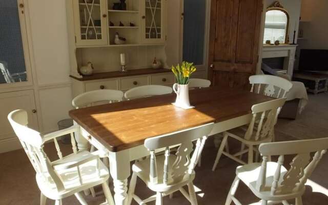 Lyndale House, Tenby