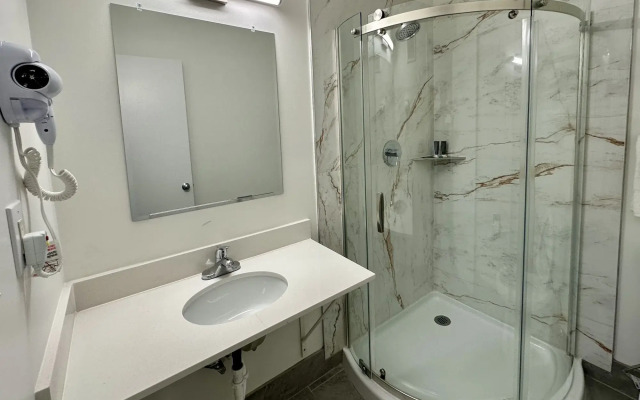 Royal Inn Charlotte Airport Hotel