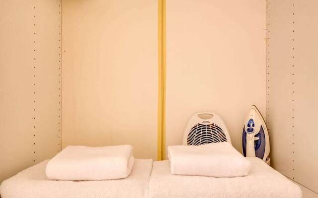 Modern 2 Bed Flat in Trendy Poble Sec