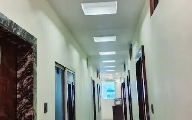 Hotel Meri & Residency