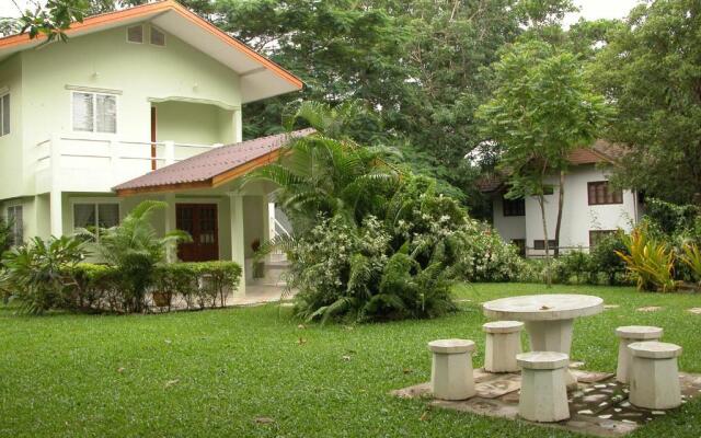 Baan Klang Aow Beach Resort