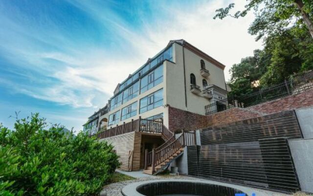 Yichun Huge Hot Spring Holiday Villa