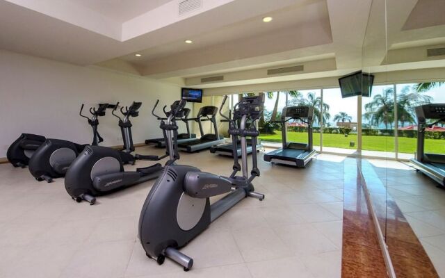Wake Up To Sounds Of The Ocean Condo