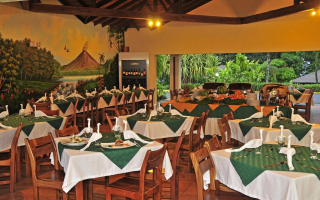Hotel Lomas del Volcán