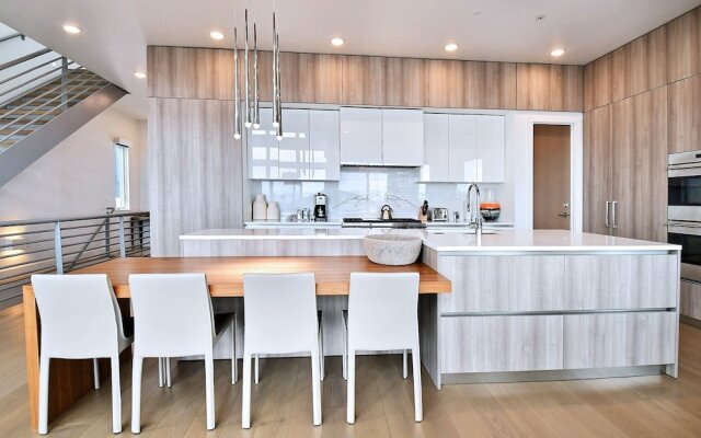 Ski-in/ski-out Elegant 5br/6ba 5 Bedroom Townhouse by Redawning