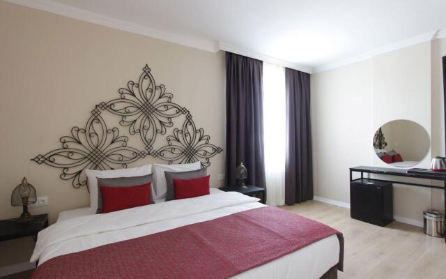 Azuu Suite Hotel