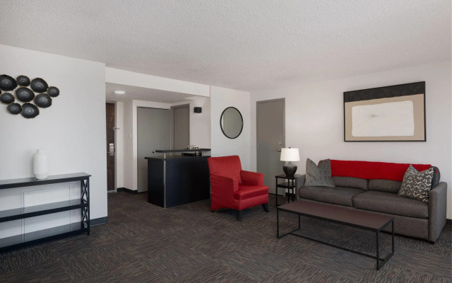 Ramada Plaza by Wyndham Regina Downtown