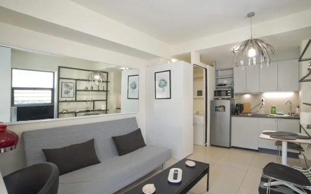 Milanou Glyfada G4 Corner