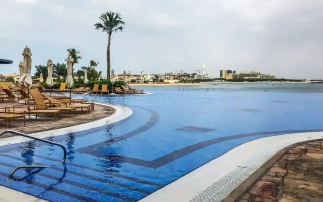 Breathtaking Views, Relaxing Apt @ The Palm