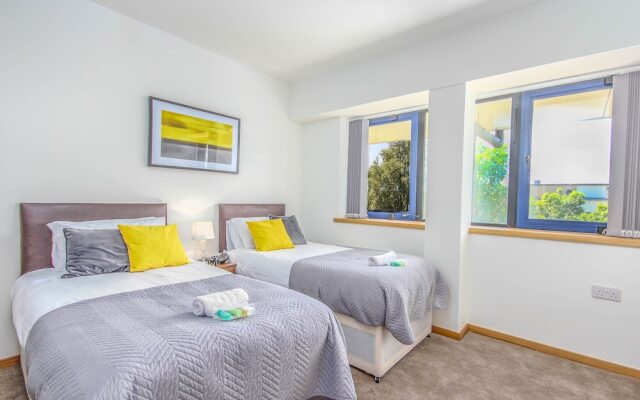 West Swindon Serviced Apartment