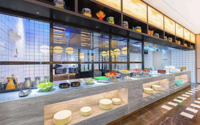 Howard Johnson by Wyndham Life Kunming Guandu Hotel