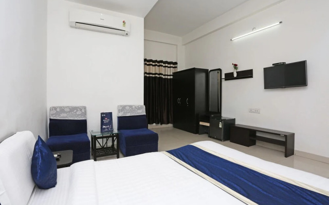 Townhouse OAK Hotel MP Inn