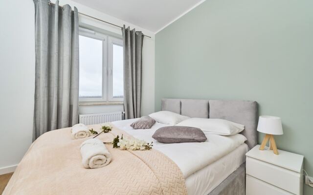 Home Office Flat Miedziana by Renters