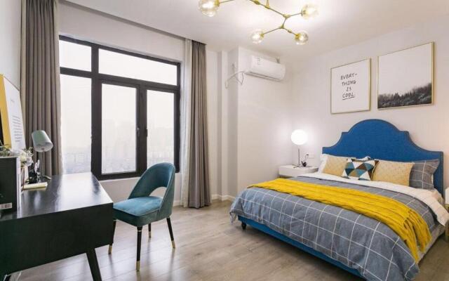 Wuhan Wuchang·Qunxingcheng Square · Locals Apartment 00121920