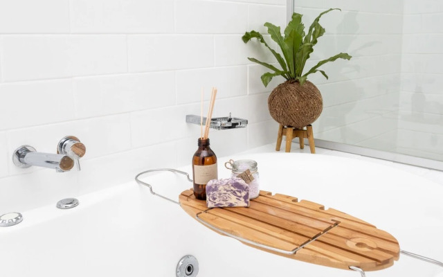 Airlie Beach Penthouse With Pool Near Whitsundays