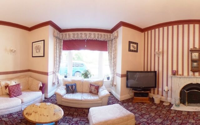 The Rosscourt - Adults only