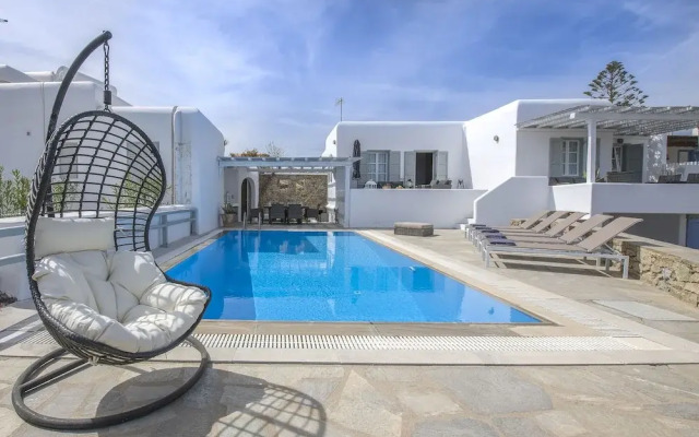 Mykonos Psarrou villa for 18 persons by VillaRentalsgr