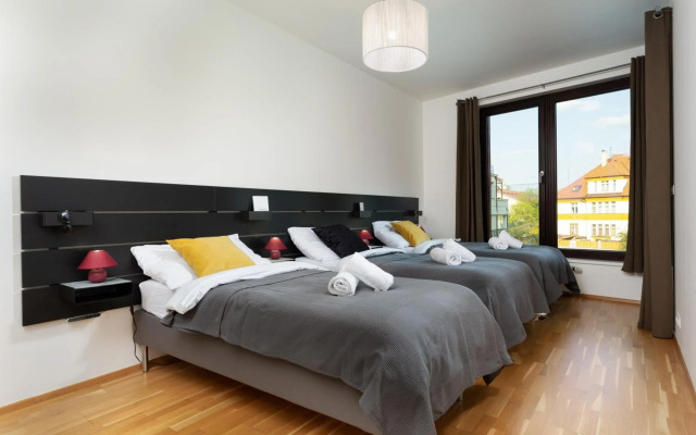 Fashionable Apartments Flora