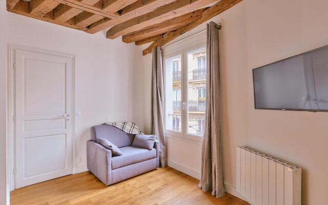 B 364 - Deluxe apartment in the heart of  Notre Dame