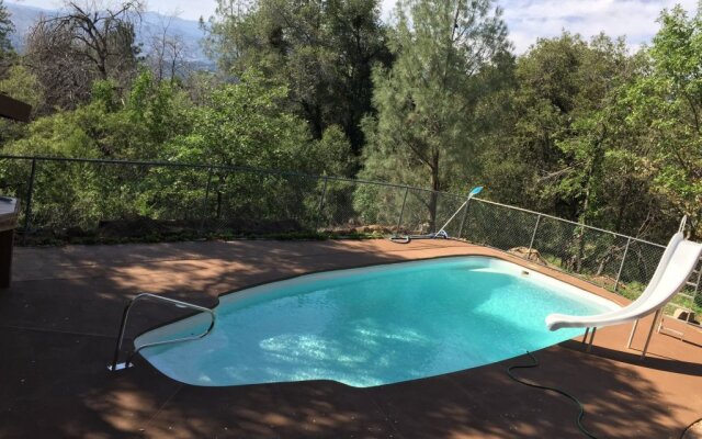 Mountain Trail Lodge & Vacation Rentals