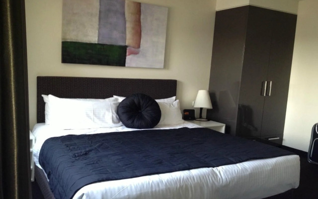 MainStay Suites Hawthorn