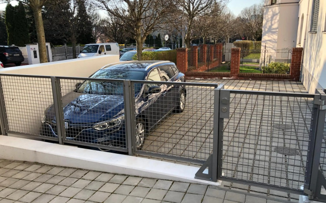 Black Field Apartment