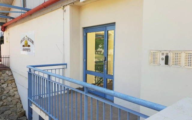 Granita's - 2 bedroom converted South Fremantle warehouse apartment