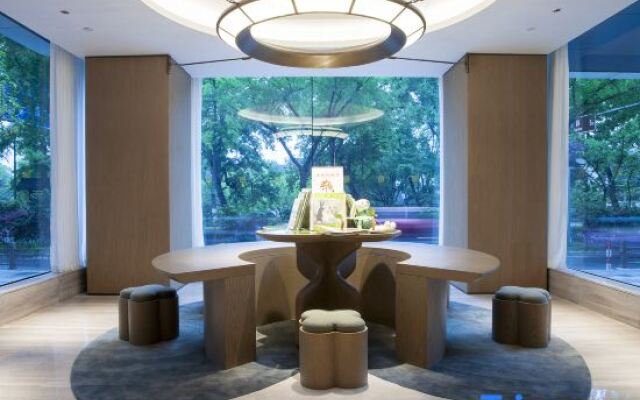 Yangzhou Slender West Lake Hongyuan Garden