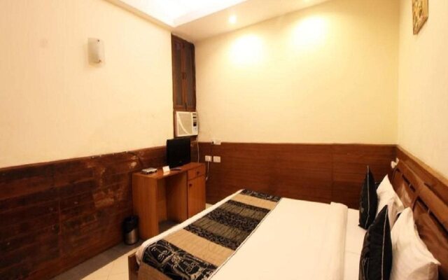 OYO 305 Hotel Rajdeep Palace