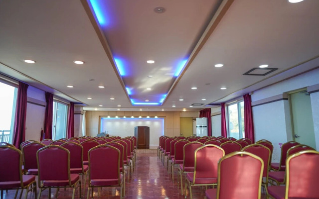 Mangsang Beach Pension