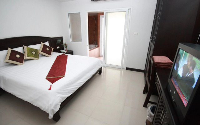 Samui First House Hotel