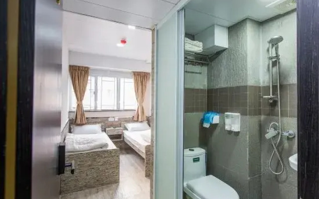 Hong Kong Hostel (Tsim Sha Tsui Mansion)