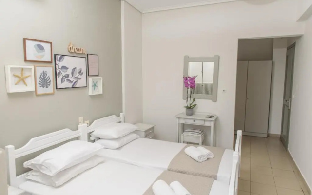 Aqua Beachfront Elegant Hotel