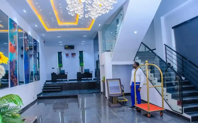 G Pinnacle Signature Hotel