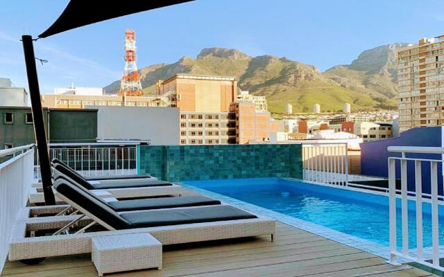 Urban Oasis ApartHotel
