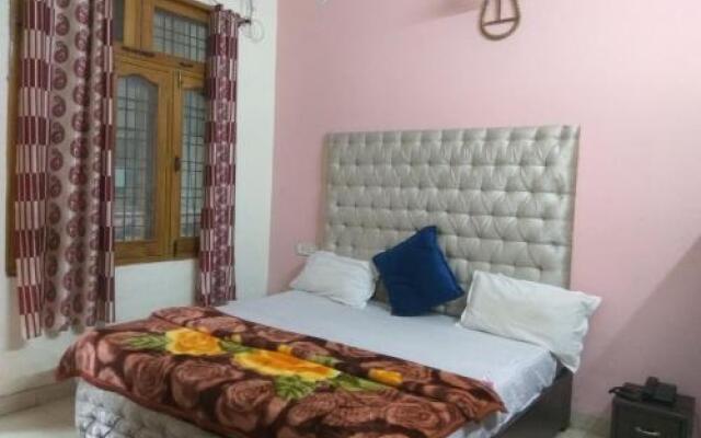 Bonfire Hostels Rishikesh