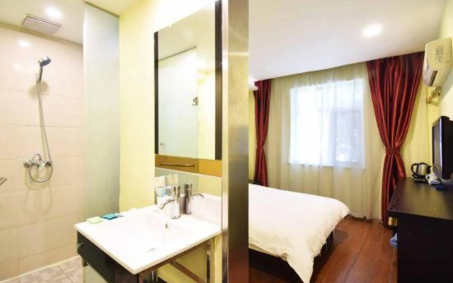 Fest Hotel Chain (Jiuhuashan Subway Station)