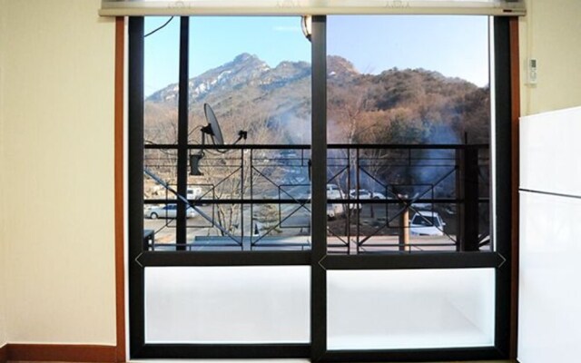 Jecheon Hansol Pension