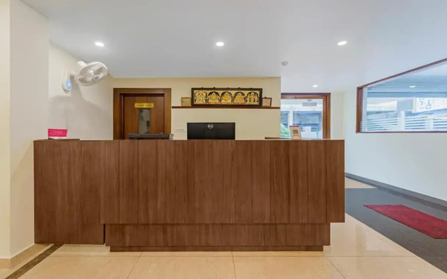 Treebo Aaravi Residency, 800 Mtrs From Promenade Beach