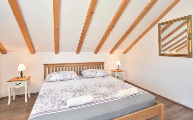 Amazing Home in Pucisca With 3 Bedrooms, Wifi and Outdoor Swimming Pool