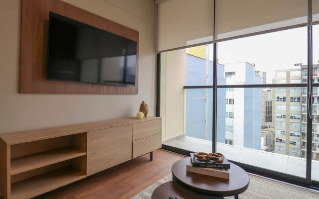 w Comfy 2BR w Modern Balcony Near Kennedy Park