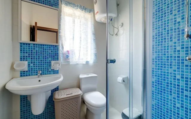 Modern 1BR Apartment Steps From the Promenade
