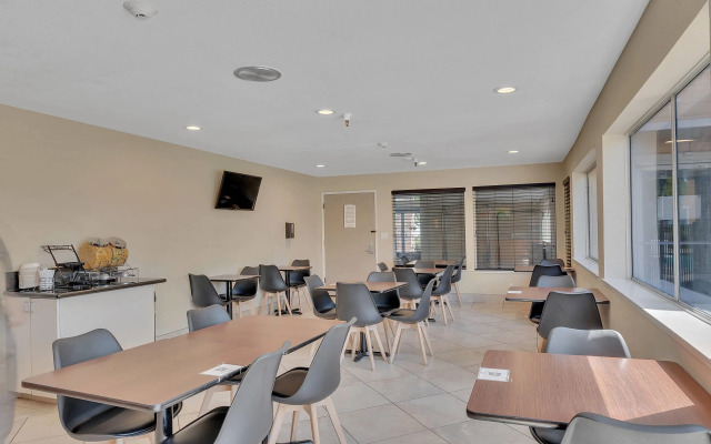 Quality Inn near Six Flags Discovery Kingdom - Napa Valley